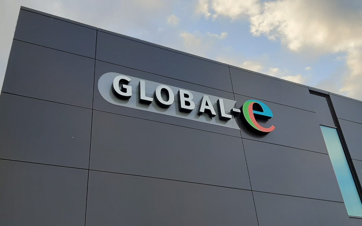 Global-E 1