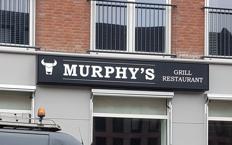 Murphy's Grill lichtbak 2